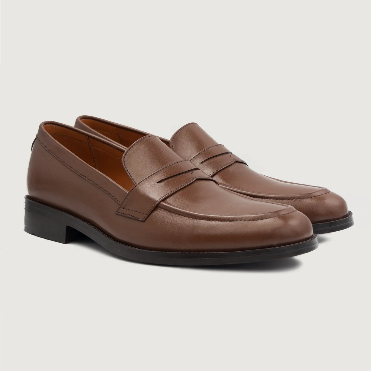 Baxton Braun Leder-Loafer für Herren in Brown Full-Grain Leather - Seitenansicht | Online Kaufen