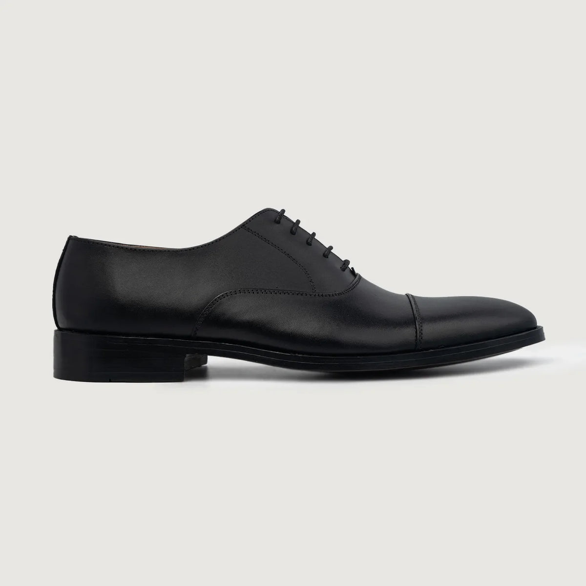 Black Full-Grain leather Shoes - Rahmengenähte Goodyear-Welt-Konstruktion & vordere Zehenkappe