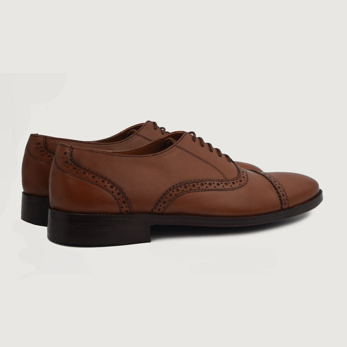 High-Traction Rubber Outsole & Lug Tread Pattern on Grauson Brogues Oxford Hellbraun Lederschuhe für Herren For Men