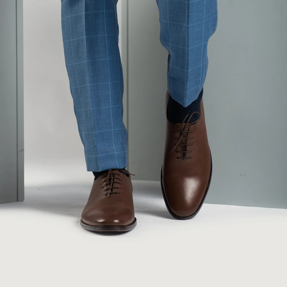 Tailored Rib Cuffs & Hem Craftsmanship Construction Detail on Director Wholecut Braun Lederschuhe für Herren For Men