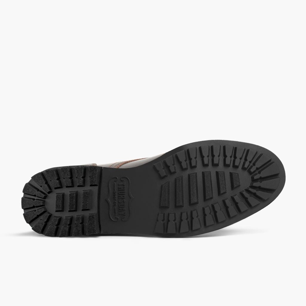 High-Traction Rubber Outsole & Lug Tread Pattern on Vanguard Waxed Cacao Lederstiefel für Herren For Men