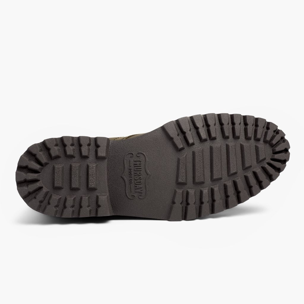 High-Traction Rubber Outsole & Lug Tread Pattern on Captain StormKing® Matt-Dunkeloliv Lederstiefel für Herren