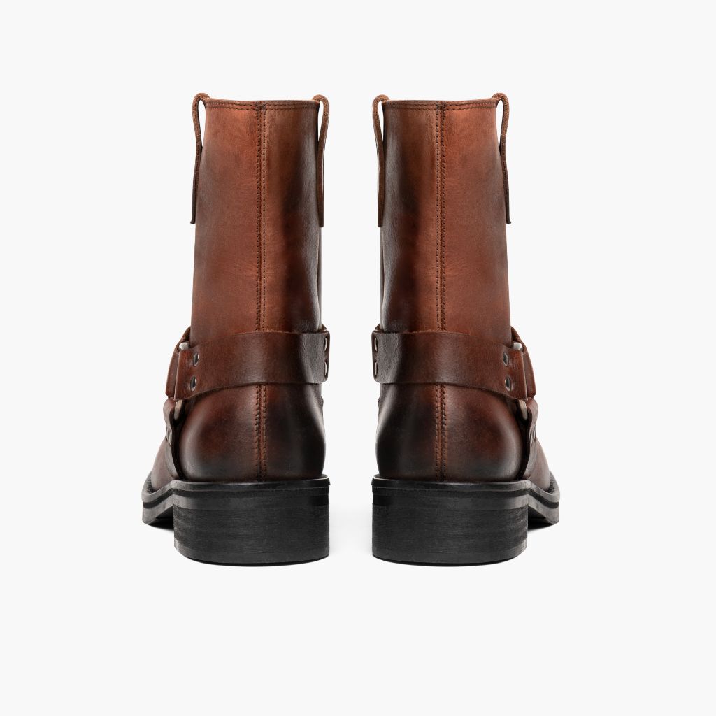 High-Traction Rubber Outsole & Lug Tread Pattern on Outlaw Rust Braun Lederstiefel für Damen