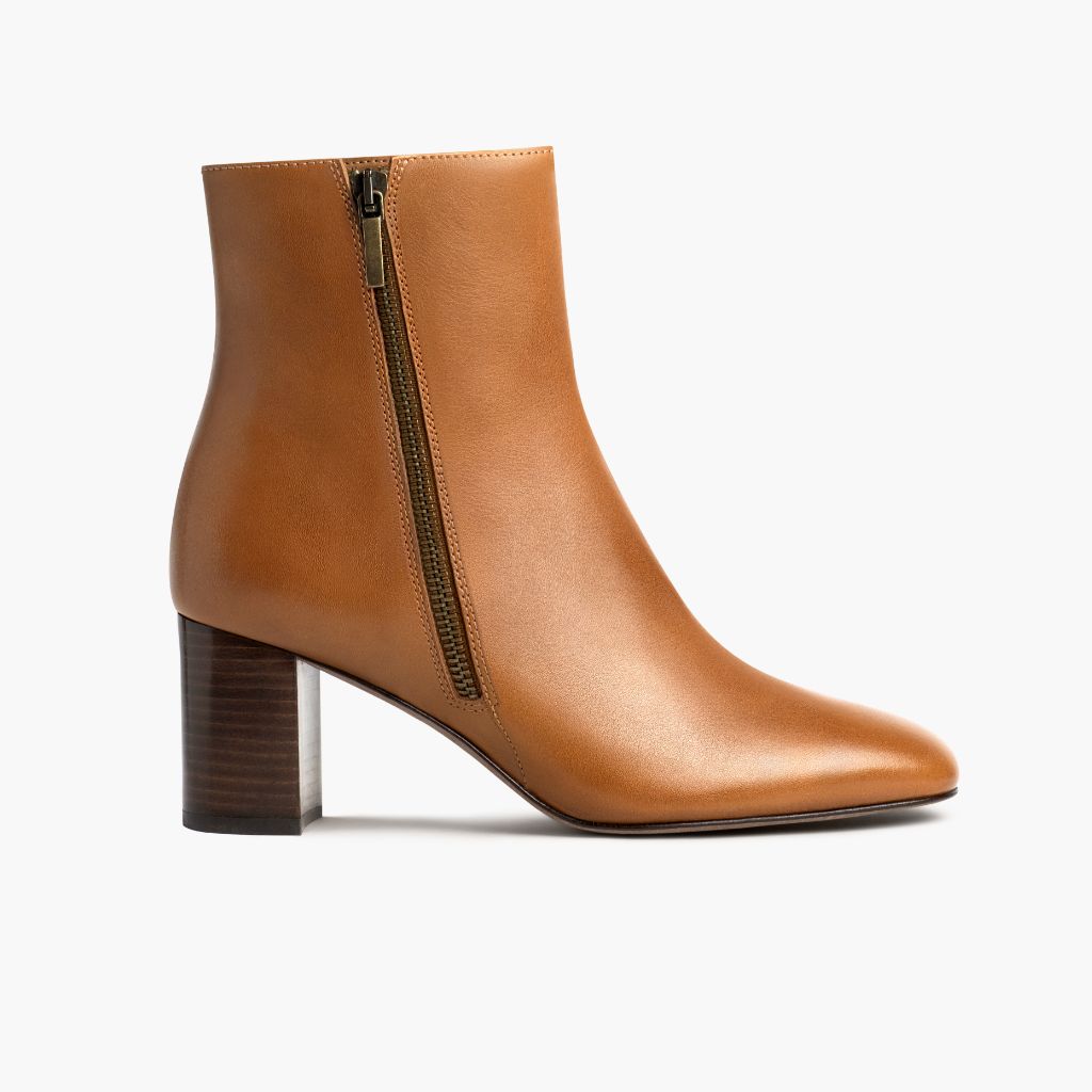 High Standard Toffee-Braun Lederstiefel für Damen - Verstärkte Fersenkappe & präzise Doppelnaht