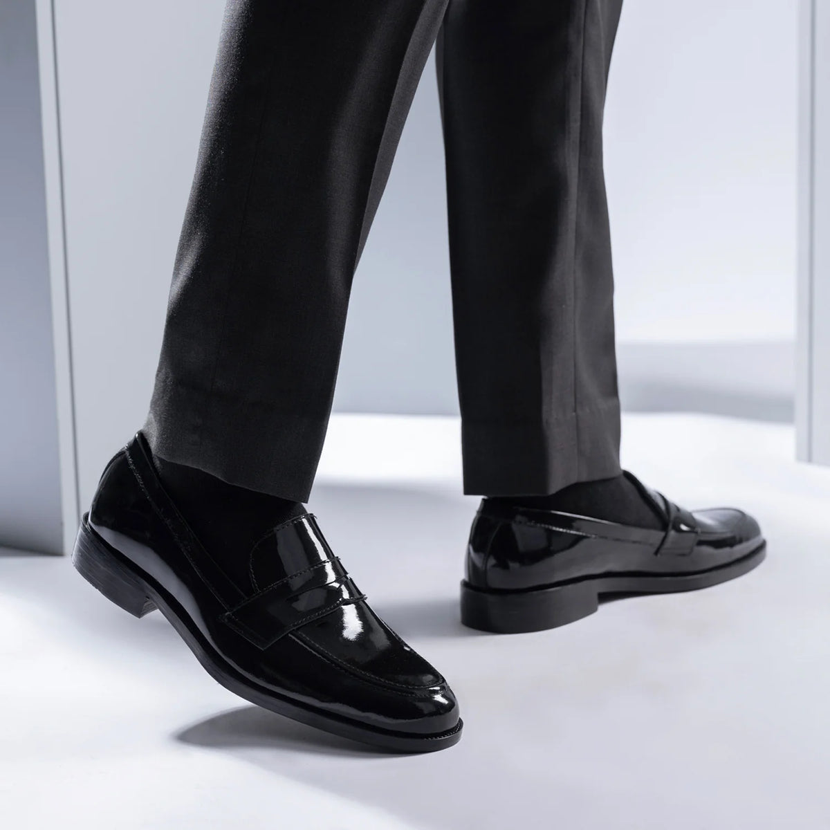 Orlaven Baxton Schwarz Patent Leder-Loafer für Herren footwear image 9