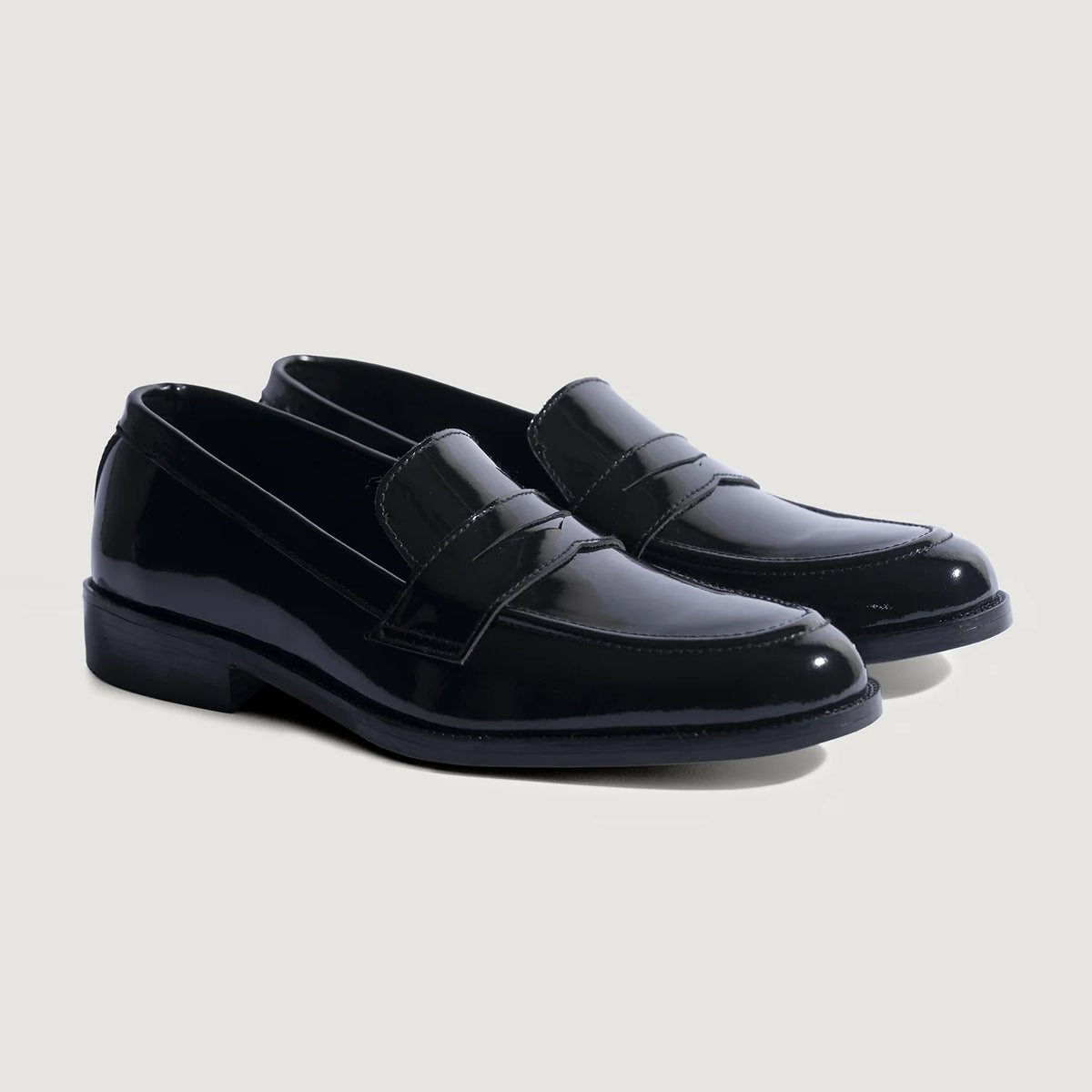 Baxton Schwarz Patent Leder-Loafer für Herren For Men in Patent Black Full-Grain Leather - Seitenansicht | Online Kaufen