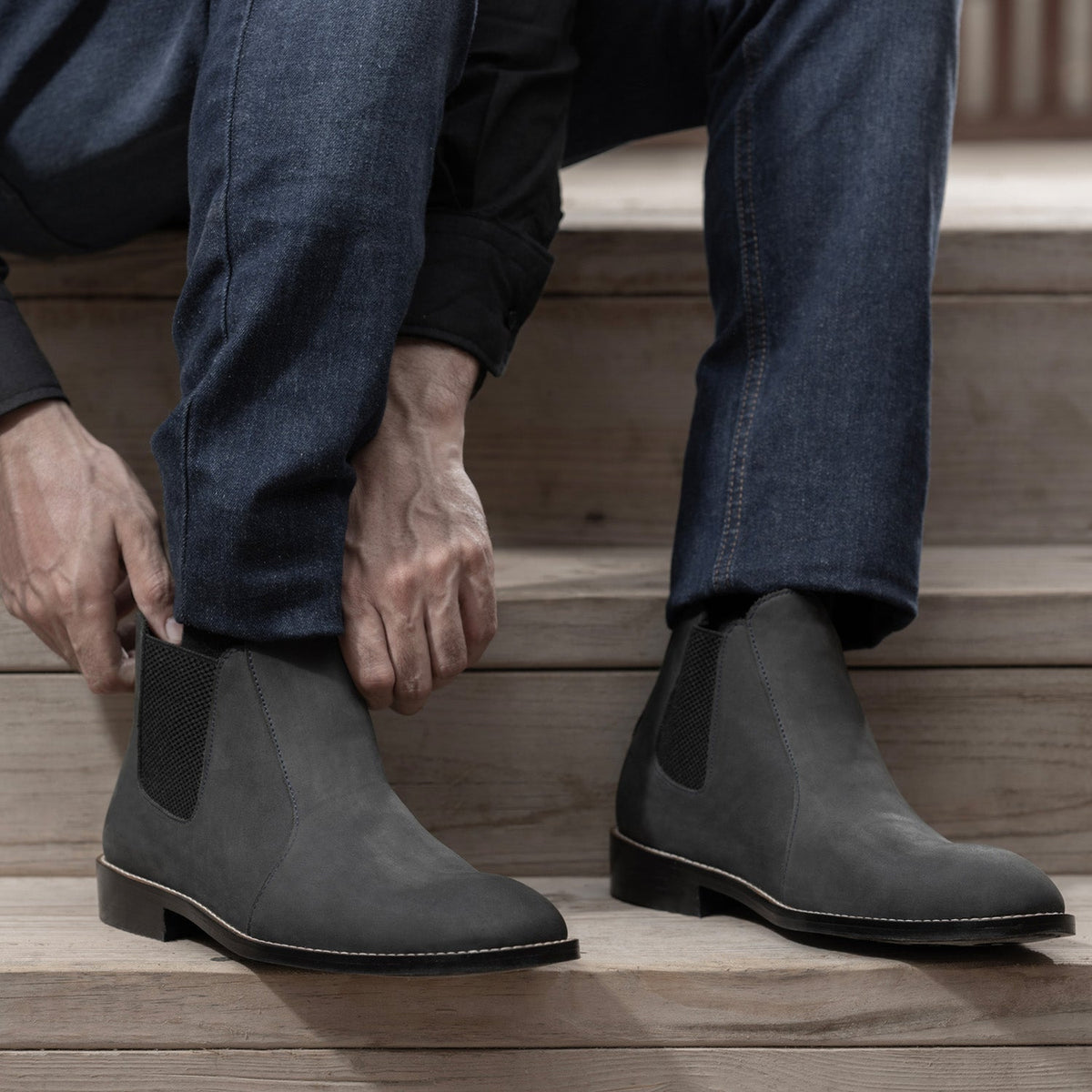 High-Traction Rubber Outsole & Lug Tread Pattern on Clarkson Chelsea Grau Nubuck Lederstiefel - StudGuard für Herren