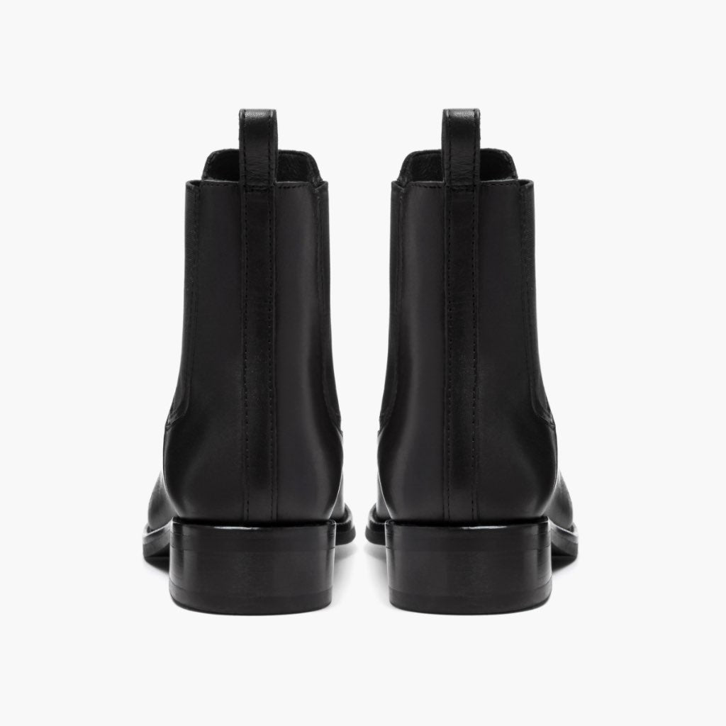 High-Traction Rubber Outsole & Lug Tread Pattern on Duchess Schwarz Lederstiefel für Damen