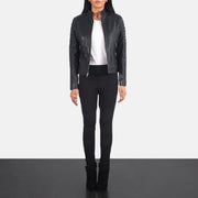Women's Adalyn Gesteppt Schwarz Leder-Bikerjacke für Damen - Seitenansicht mit ergonomischem Ärmelschnitt