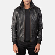 Men's Air Rolf Schwarz Leder-Bomberjacke für Herren in Black Sheepskin Leather - Vorderansicht &amp; maßgeschneiderte Silhouette | Online Kaufen