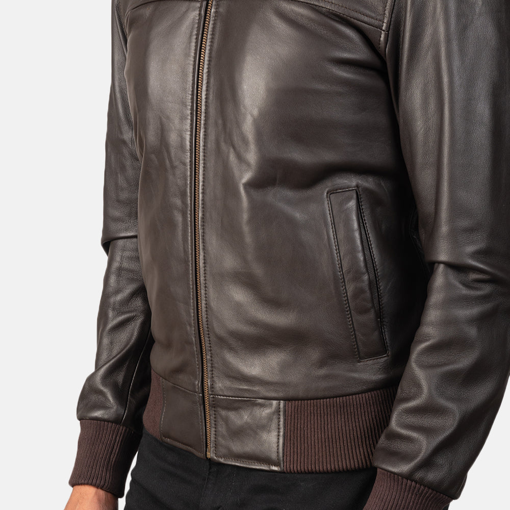 
Innenansicht Showing Quilted Polyester Lining (Fleece on Collar) & Zwei funktionale Innentaschen
