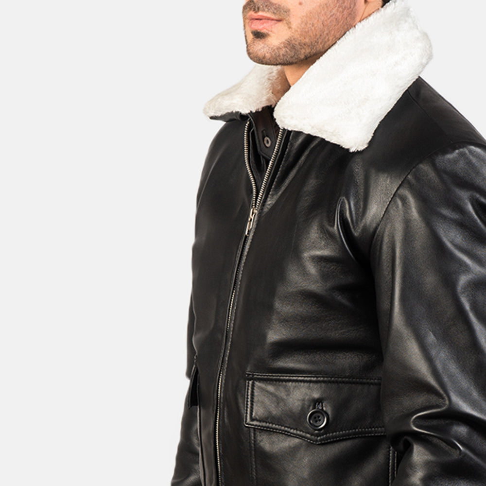 
Innenansicht Showing Quilted Viscose Lining & Zwei funktionale Innentaschen