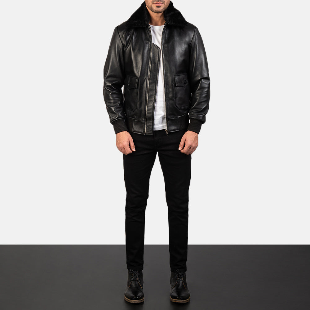 
Airin G-1 Schwarz Leder-Bomberjacke für Herren - Seitenansicht mit ergonomischem Ärmelschnitt & sportlicher Passform