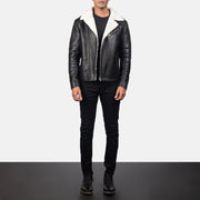 Detailansicht of Notch &amp; Zipper Hardware on Men's Alberto Weiß Shearling Schwarz Lederjacke für Herren