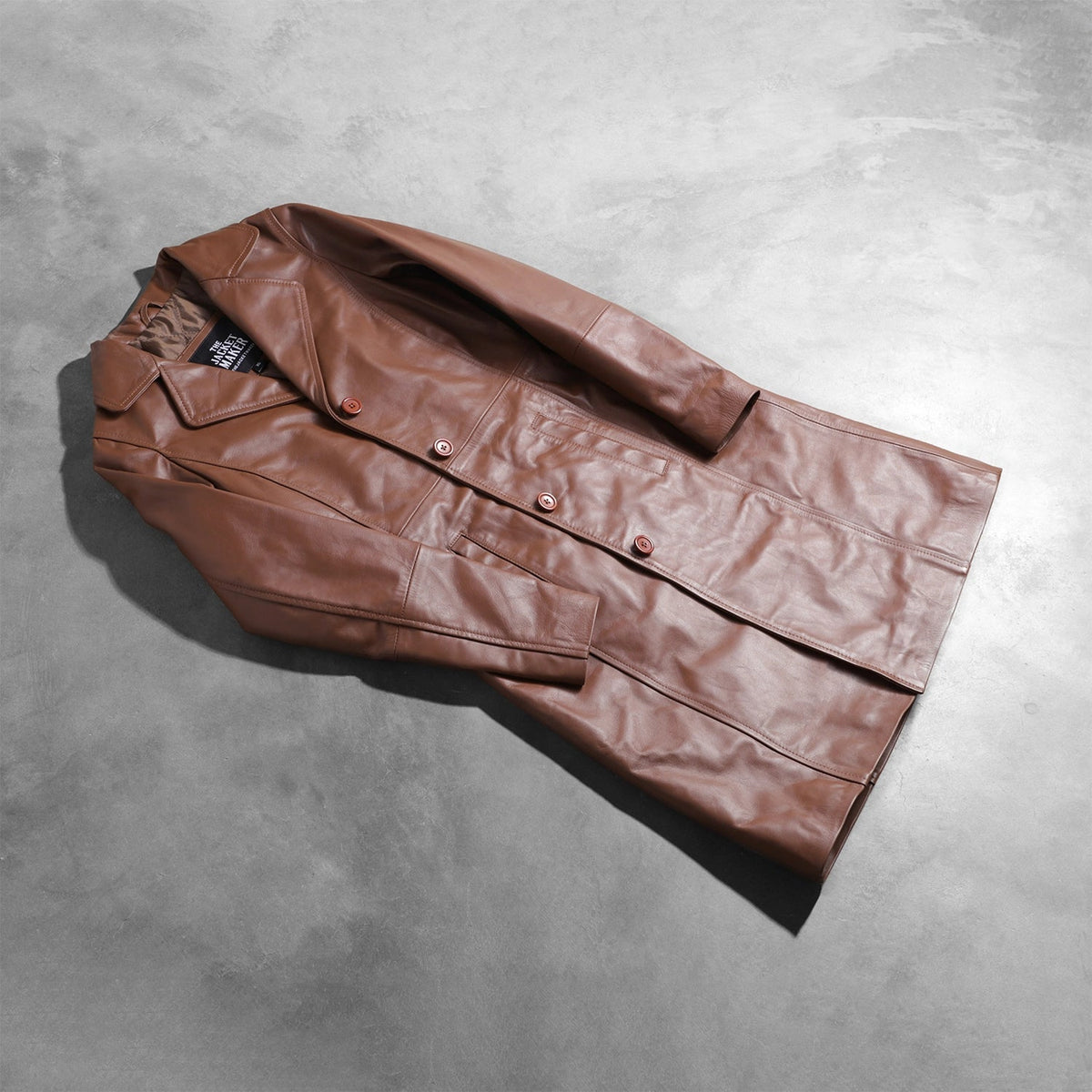 Open Hem &amp; Hem Craftsmanship Construction Detail on Women's Alice Braun Double Breasted Ledermantel für Damen