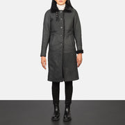 Women's Alina Shearling Schwarz Ledermantel für Damen in Distressed Black Sheepskin Leather - Vorderansicht &amp; maßgeschneiderte Silhouette | Online Kaufen