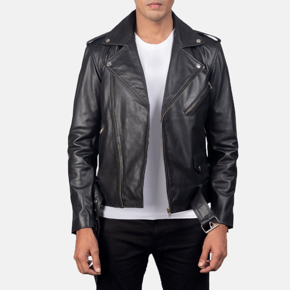 
Allaric Alley Black Leather Biker Jacket in Black Cowhide Leather - Vorderansicht & maßgeschneiderte Silhouette | Online Kaufen