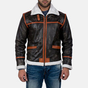 
Alpine Braun Fur Lederjacke für Herren in Distressed Brown Goatskin Leather - Vorderansicht & maßgeschneiderte Silhouette | Online Kaufen