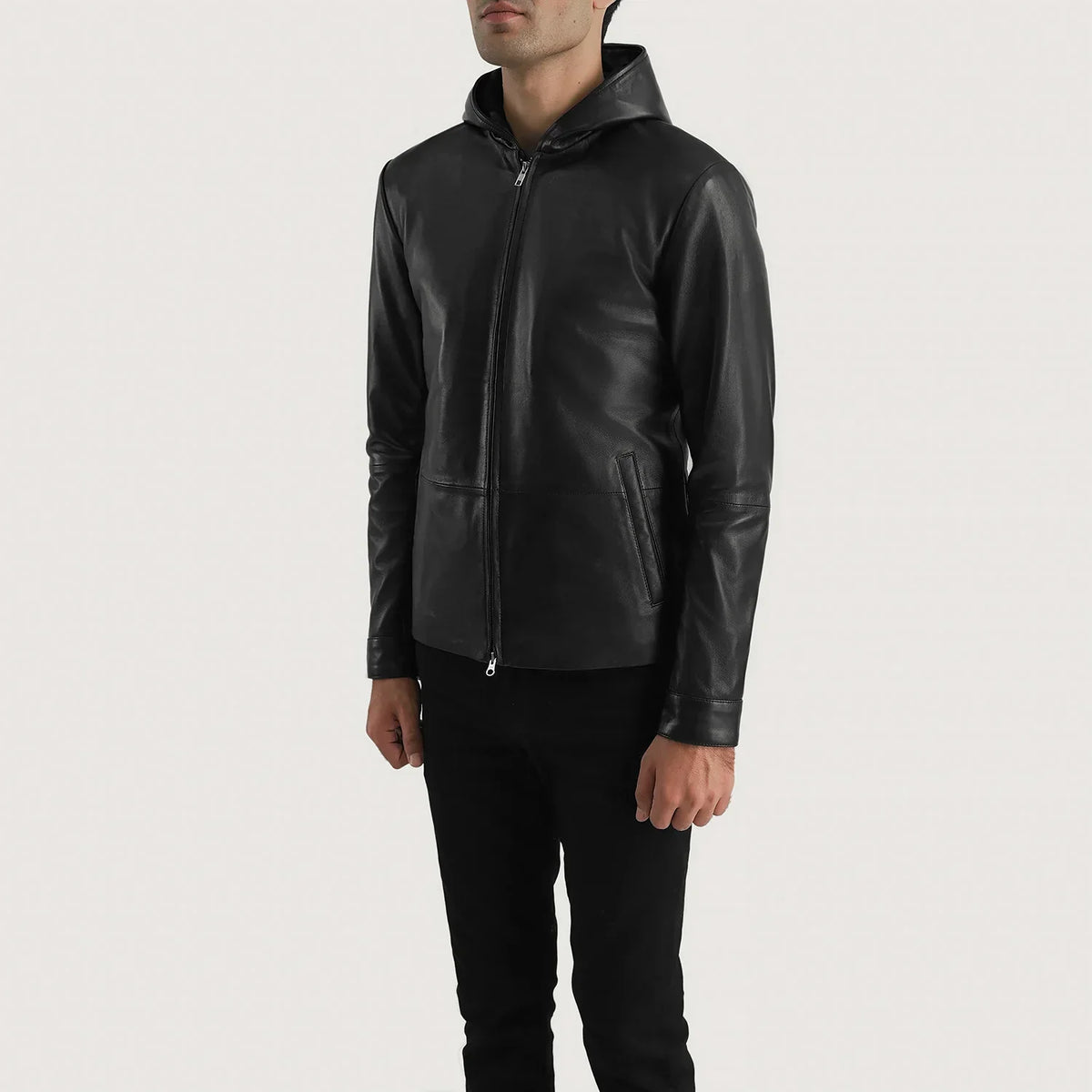Matte Black Sheepskin Leather Hooded Jacket - Rückansicht mit passgenauen Schultern &amp; sauberem Saum