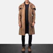 Men's Army Braun Leather Duster für Herren in Distressed Brown Sheepskin Snuffed - Vorderansicht &amp; maßgeschneiderte Silhouette | Online Kaufen