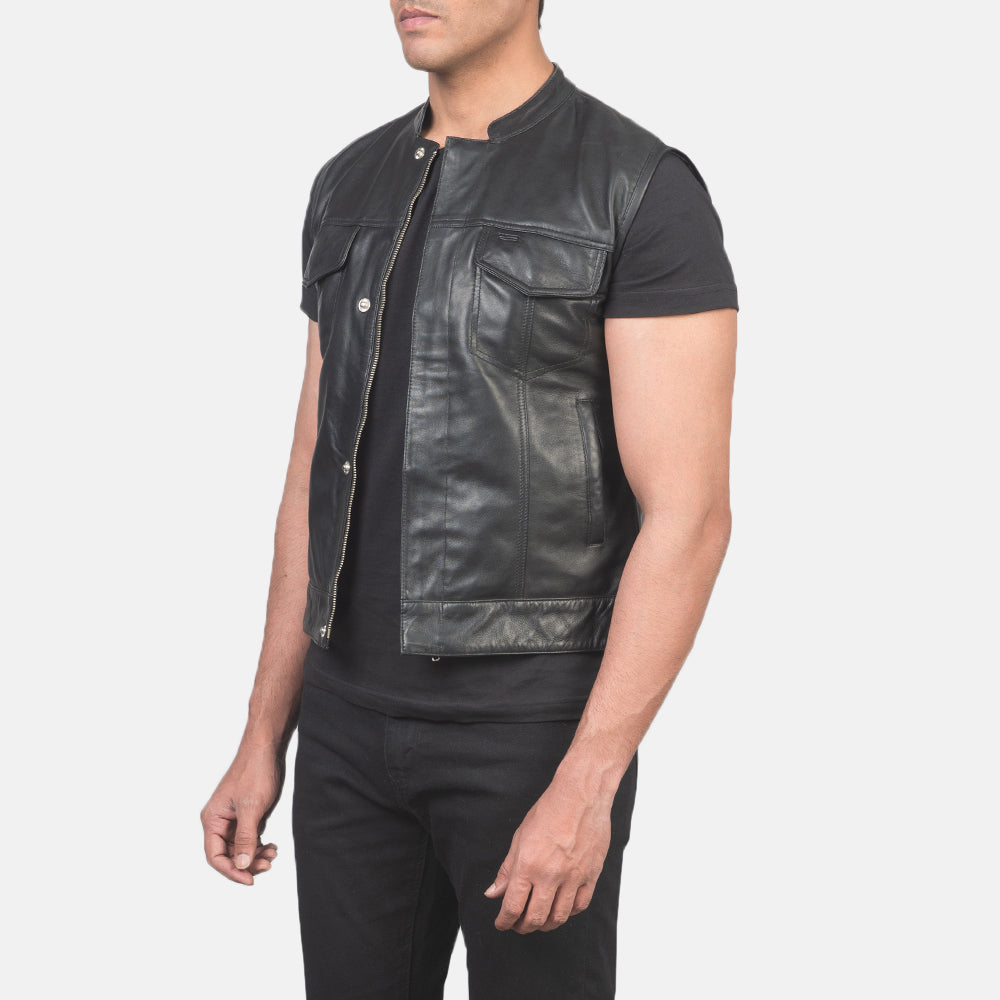 
Black Sheepskin Leather Biker Jacket - Rückansicht mit passgenauen Schultern & sauberem Saum