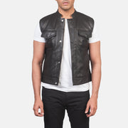 
Atlas Moto Braun Lederweste für Herren in Brown Sheepskin Leather - Vorderansicht & maßgeschneiderte Silhouette | Online Kaufen