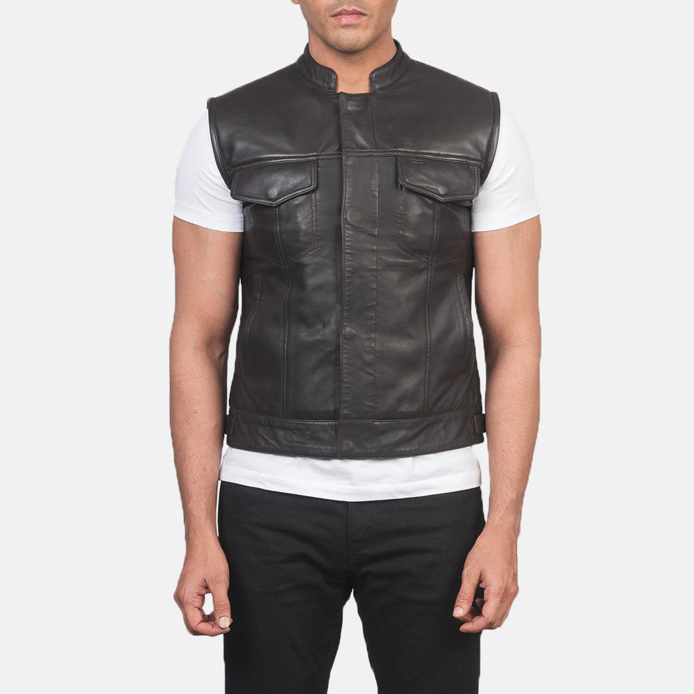 
Detailansicht of Band & Zipper with Button Flap Hardware on Atlas Moto Braun Lederweste für Herren