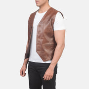 
Brown Cowhide leather Vest - Rückansicht mit passgenauen Schultern & sauberem Saum