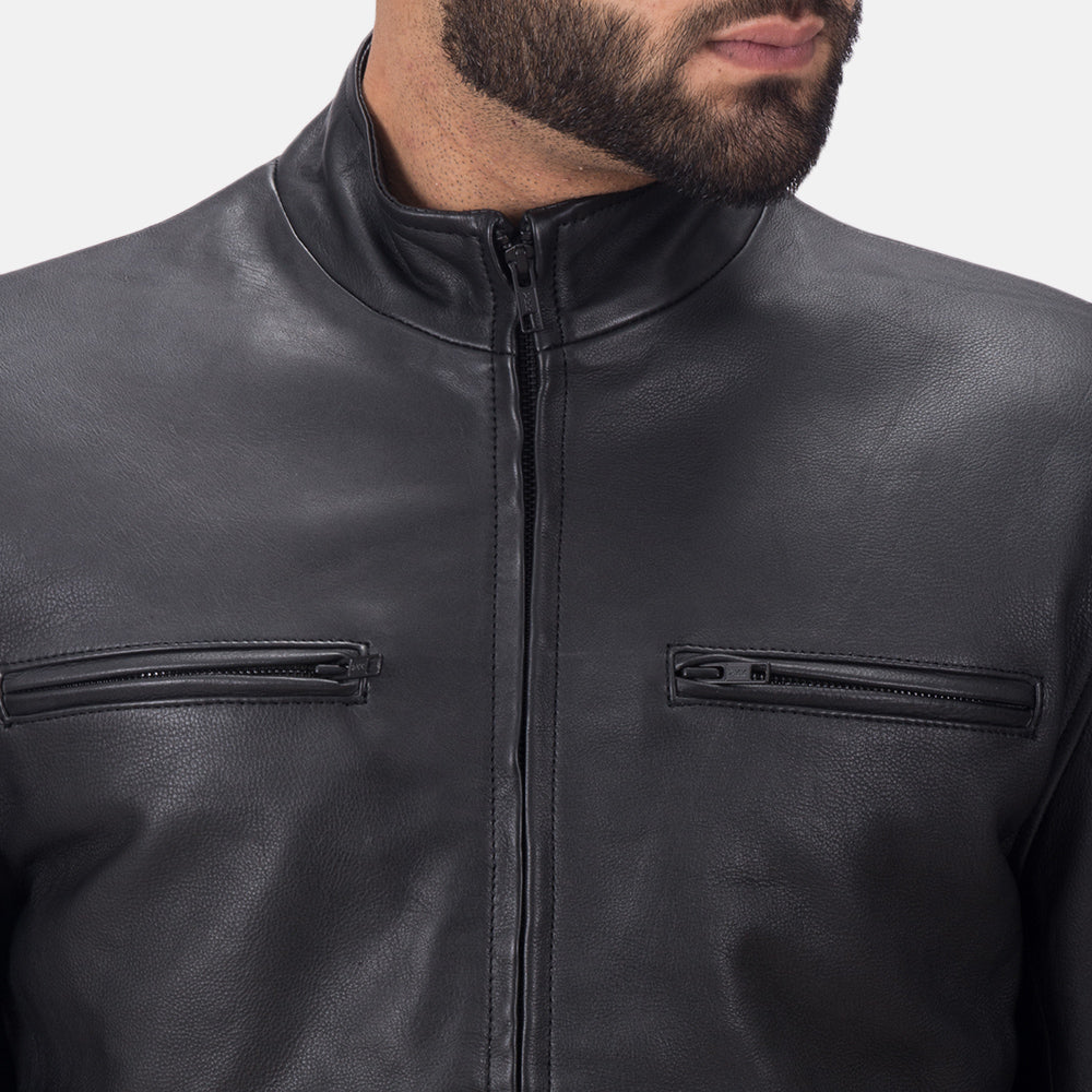 
Detailansicht of High neck & Zipper Hardware on Austere Matte Schwarz Leder-Bikerjacke für Herren