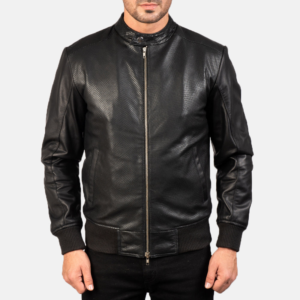 Detailansicht of Band with Snap Button &amp; Zipper with Dual Puller Hardware on Avan Black Leather Bomber Jacket
