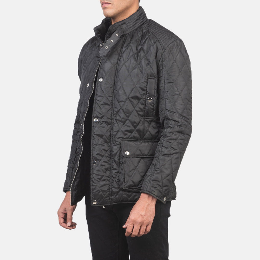 
Black Polyester Winter Jacket - Rückansicht mit passgenauen Schultern & sauberem Saum
