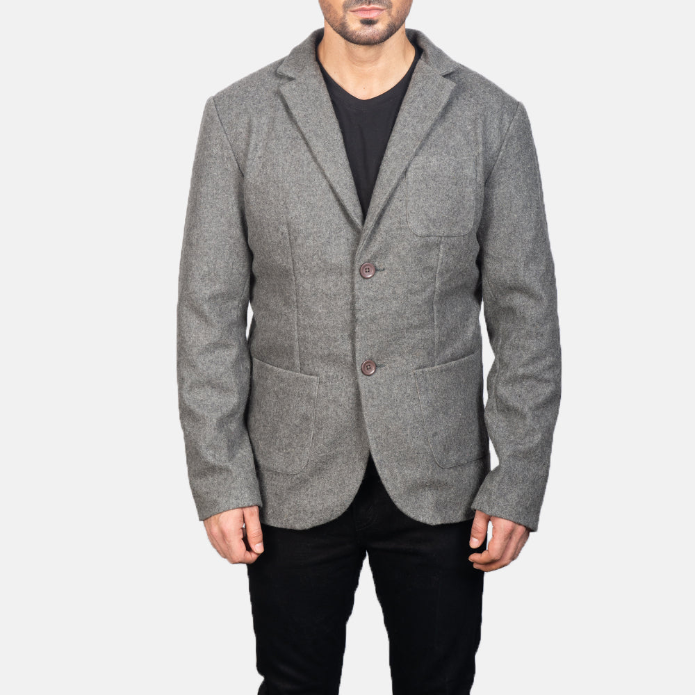Detailansicht of Notch &amp; Button Hardware on Men's Grey Wool Blazer