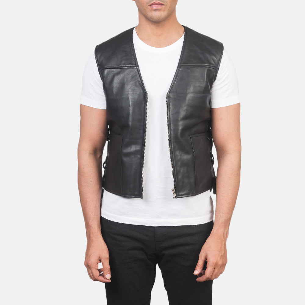 
Brandon Schwarz Lederweste für Herren in Black Sheepskin Leather - Vorderansicht & maßgeschneiderte Silhouette | Online Kaufen