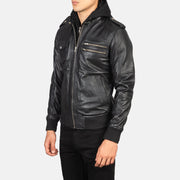 
Black Sheepskin Leather Bomber Jacket - Rückansicht mit passgenauen Schultern & sauberem Saum