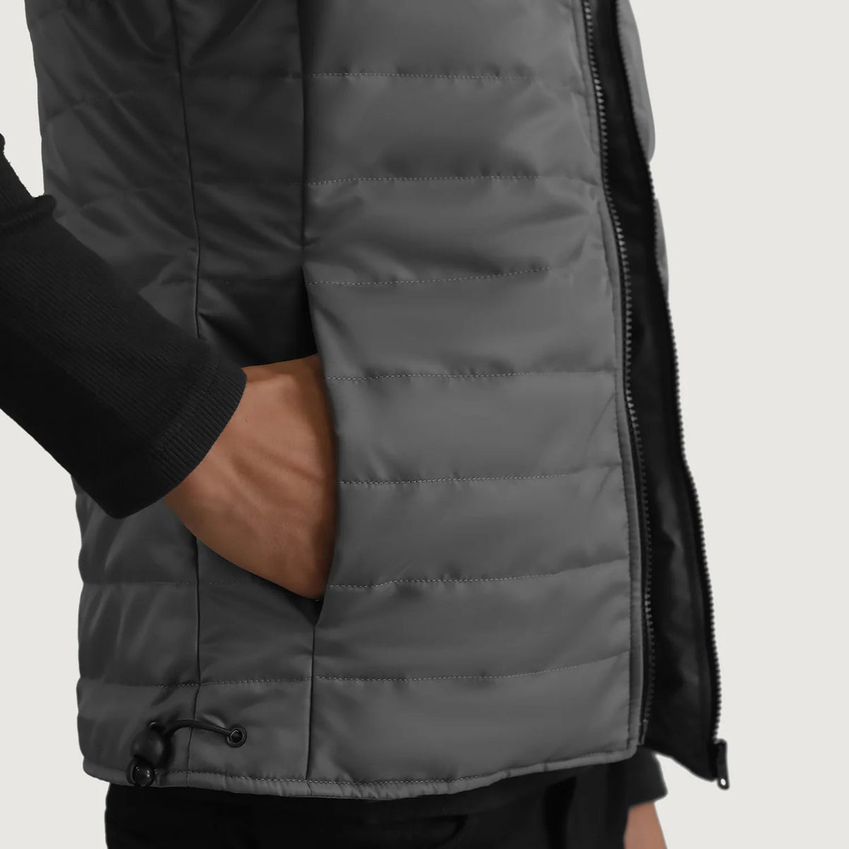 
Innenansicht Showing Quilted Viscose Lining & Zwei funktionale Innentaschen