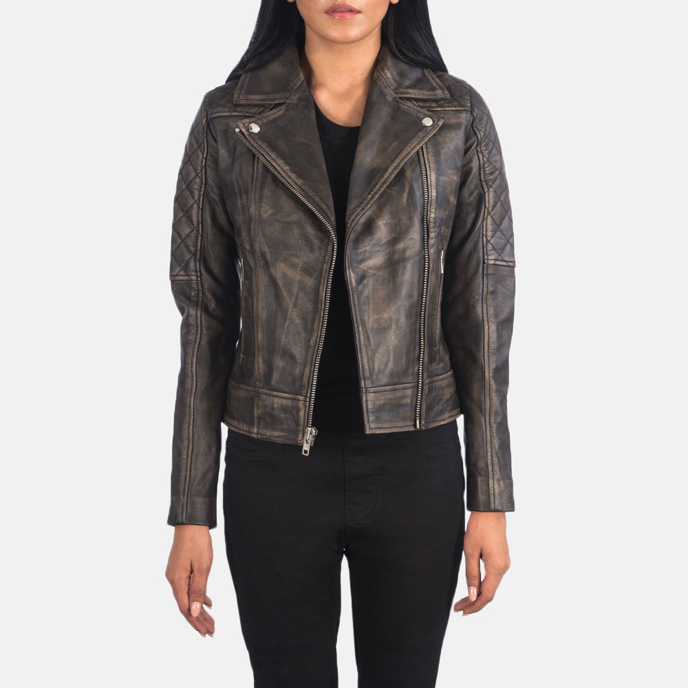 
Carolyn Quilted Distressed Brown Biker Jacket in Distressed Brown Goatskin Leather - Vorderansicht & maßgeschneiderte Silhouette | Online Kaufen