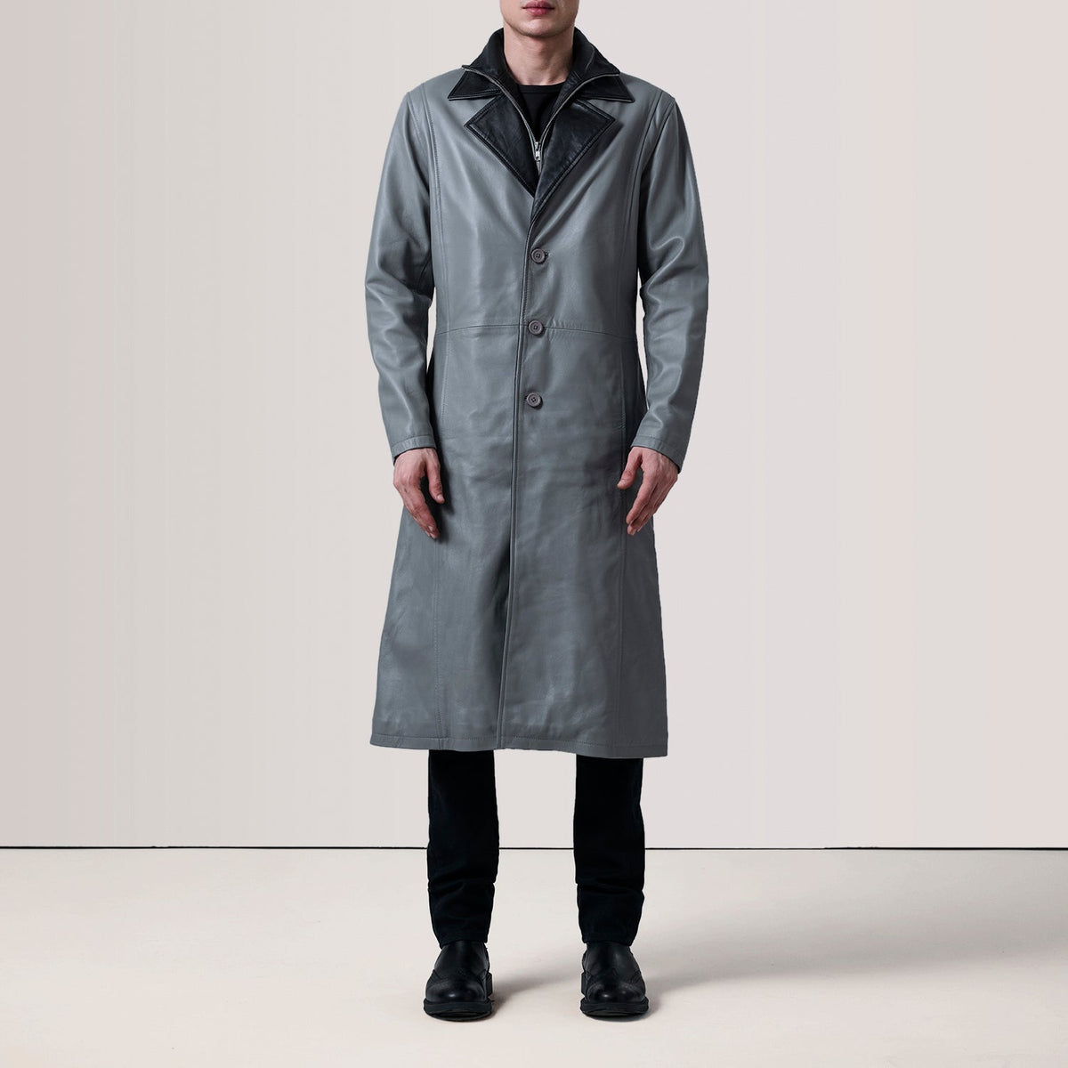 Grey Sheepskin leather Coat - Rückansicht mit passgenauen Schultern &amp; sauberem Saum