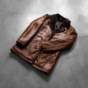 Open Hem &amp; Hem Craftsmanship Construction Detail on Men's Cinnamon Distressed Leather Fur Ledermantel für Herren