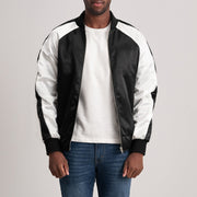 Clarke Schwarz Varsity Lederjacke für Herren - Seitenansicht mit ergonomischem Ärmelschnitt