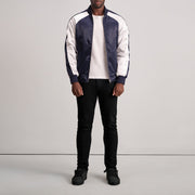 
Detailansicht of Varsity & Zipper Hardware on Clarke Blau Varsity Lederjacke für Herren