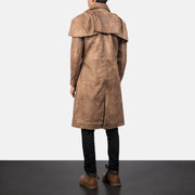 Men's Classic Braun Leather Duster für Herren - Seitenansicht mit ergonomischem Ärmelschnitt