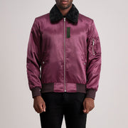
Clyde B-15 Kastanienbraun Leder-Bomberjacke für Herren in Maroon Satin - Vorderansicht & maßgeschneiderte Silhouette | Online Kaufen