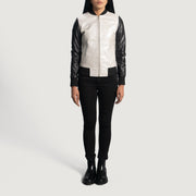 
Detailansicht of Varsity & Zipper Hardware on Cole Silver Leder-Bomberjacke für Damen