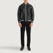Cooper Schwarz Leather Varsity Lederjacke für Herren - Seitenansicht mit ergonomischem Ärmelschnitt