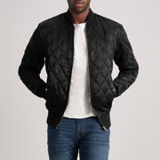 Black Satin Varsity Jacket - Rückansicht mit passgenauen Schultern &amp; sauberem Saum