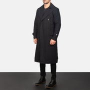 
Black Synthetic Wool Trench Coat - Rückansicht mit passgenauen Schultern & sauberem Saum