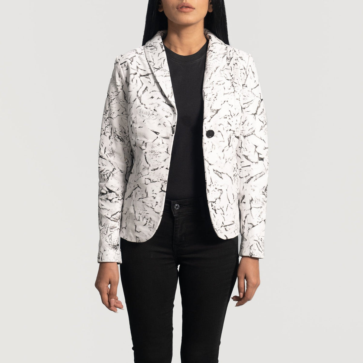 
Donna Blake Weiß Lederblazer für Damen - Seitenansicht mit ergonomischem Ärmelschnitt & sportlicher Passform
