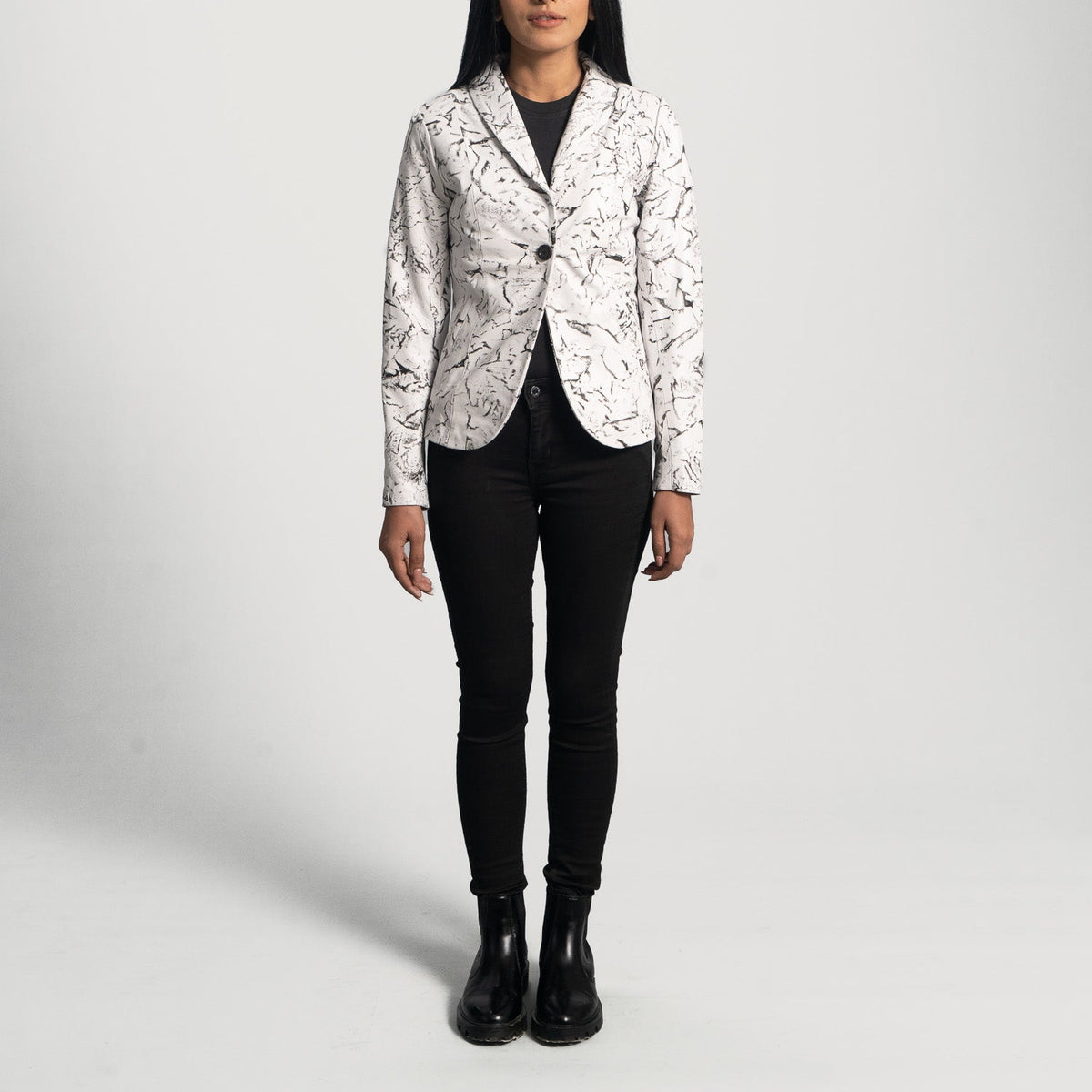 
Detailansicht of Notch & Button Hardware on Donna Blake Weiß Lederblazer für Damen