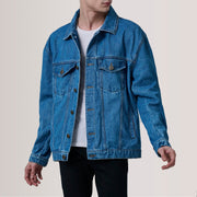 
Eddie Dark Blau Oversized Denim Trucker Lederjacke für Herren For Men in Dark Blue Full-Grain Leather - Vorderansicht & maßgeschneiderte Silhouette | Online Kaufen