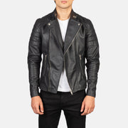 Men's Faisor Mocha Suede Biker Jacket in Mocha Brown Goatskin Suede - Vorderansicht &amp; maßgeschneiderte Silhouette | Online Kaufen